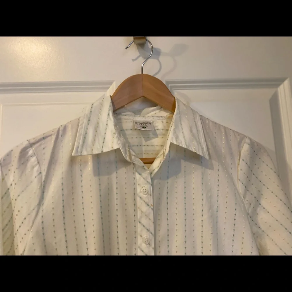 Maternity button down top - Picture 3 of 4